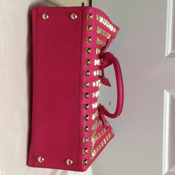 Authentic Michael Kors Pyramid Hamilton large set. - Picture 4 of 7